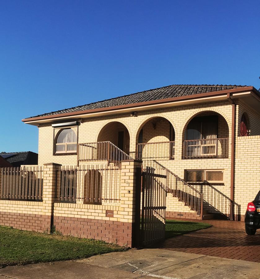 Adelaide's Home- Upper Level 2 Modbury